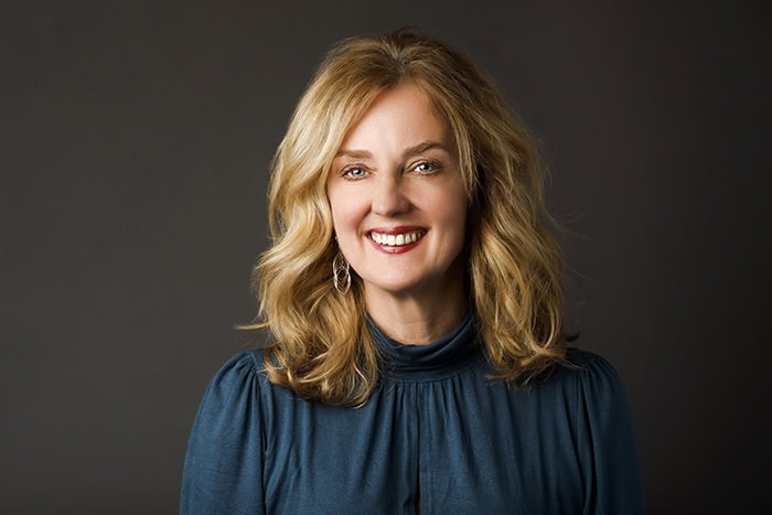 Kirsten Holmes